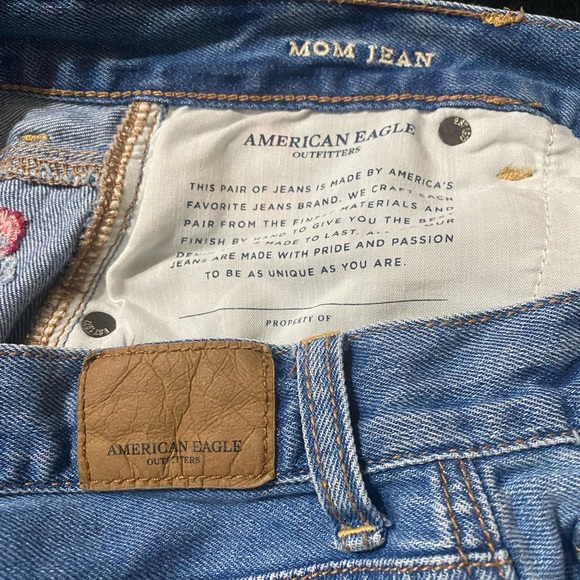 American Eagle Mom Jeans with flower design and distressing. Size 12 - Picture 3 of 4